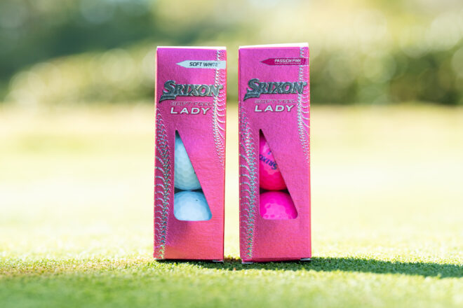 Die Verpackung des Soft Feel Lady Golfballs in der Farbausführung Pink