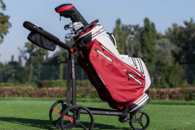 Big Max Aqua Style 4 Golfbag 2024 auf einem Trolley