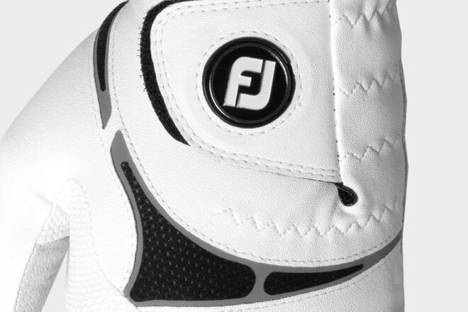 FootJoy GTxtreme Golfhandschuh Stretcheinsatz und Ballmarker
